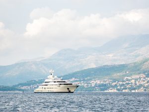 cruise yacht